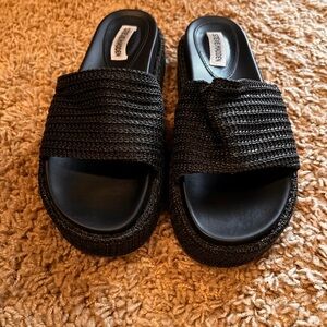 Steve Madden Textured Black Slides